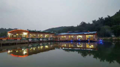 广州渔观园休闲农庄，水榭亭台一塘绿水
